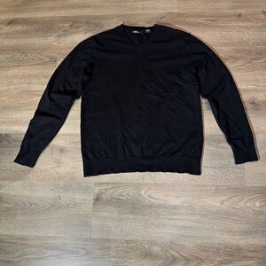 Men's Black V-neck Sweater